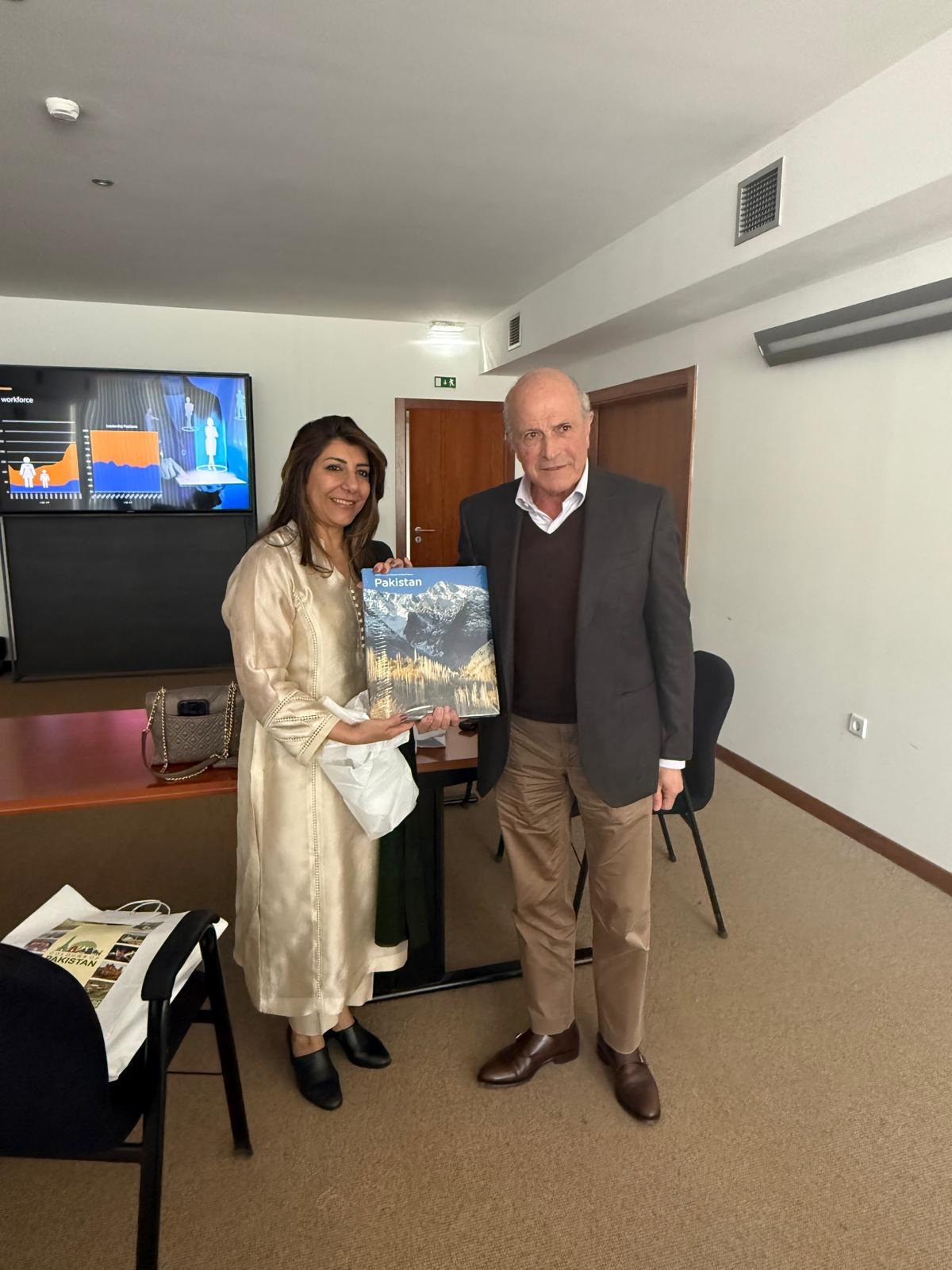 Discussion on Pakistan-Portugal textile cooperation