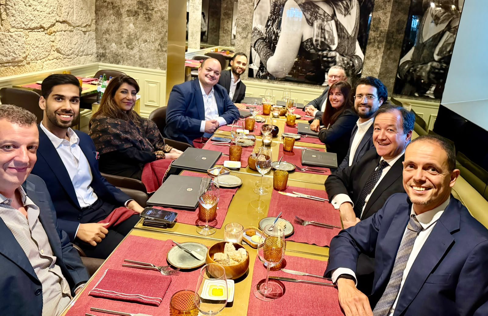 Ambassador Aisha Farooqi meeting members of the IberiPak Business Association in Porto
