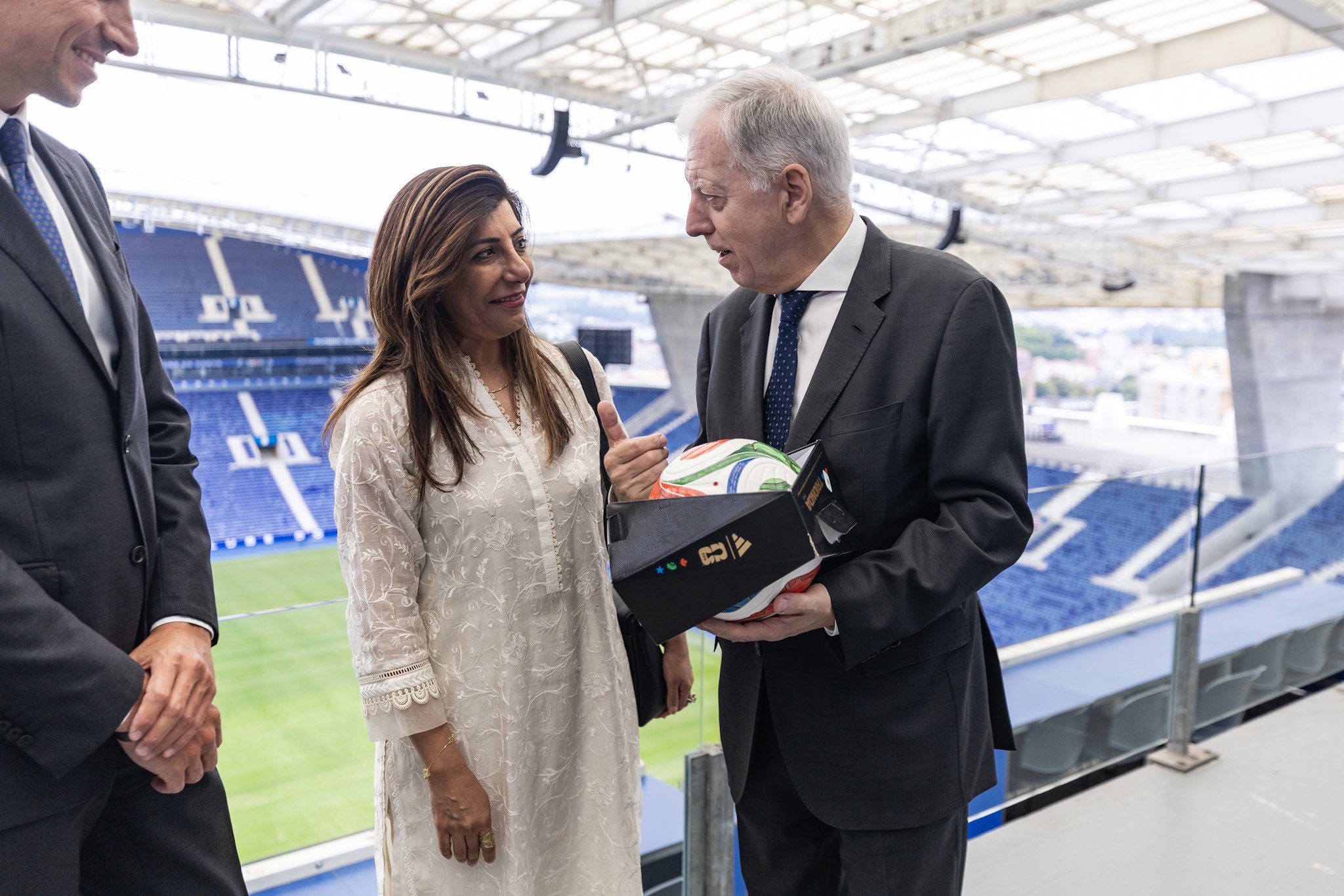 Ambassador Aisha Farooqi with FC Porto representatives